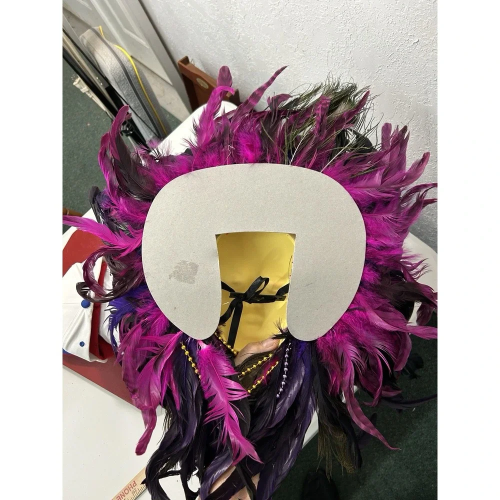 Mardi GrasMask Made Shop Pink, Black With‎ Peacock Feathers Beads Porcelain Face